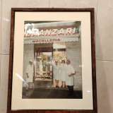 Una fotografia appesa a una parete ritrae infatti il padre di Nicola (che porta il suo stesso nome), suo nonno Francesco, la zia Lucia e un�impiegata di fiducia di nome Adelina